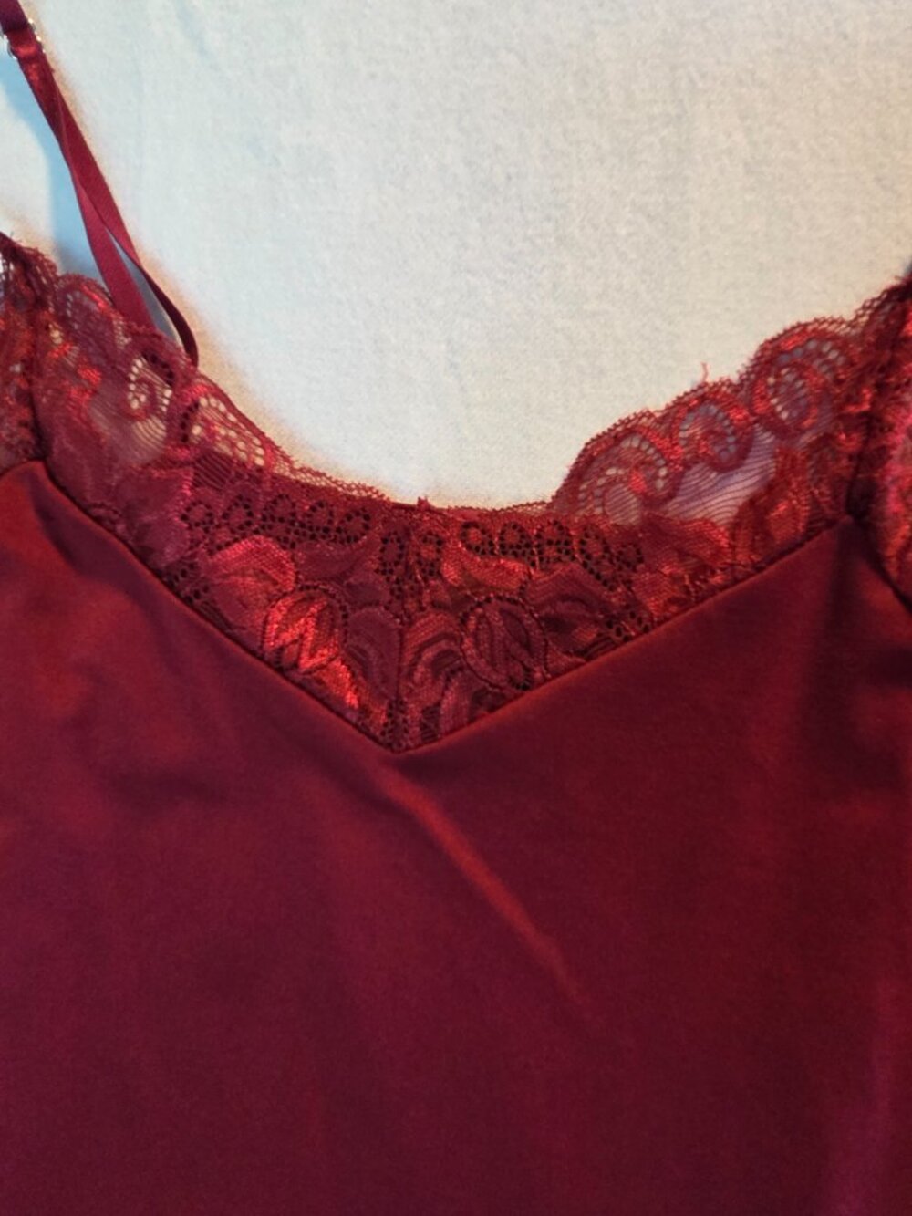 White House Black Market Dark Red Stretch Lace Cami - Picture 6 of 9